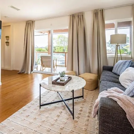 Stylish Guest House With Ocean & City Views